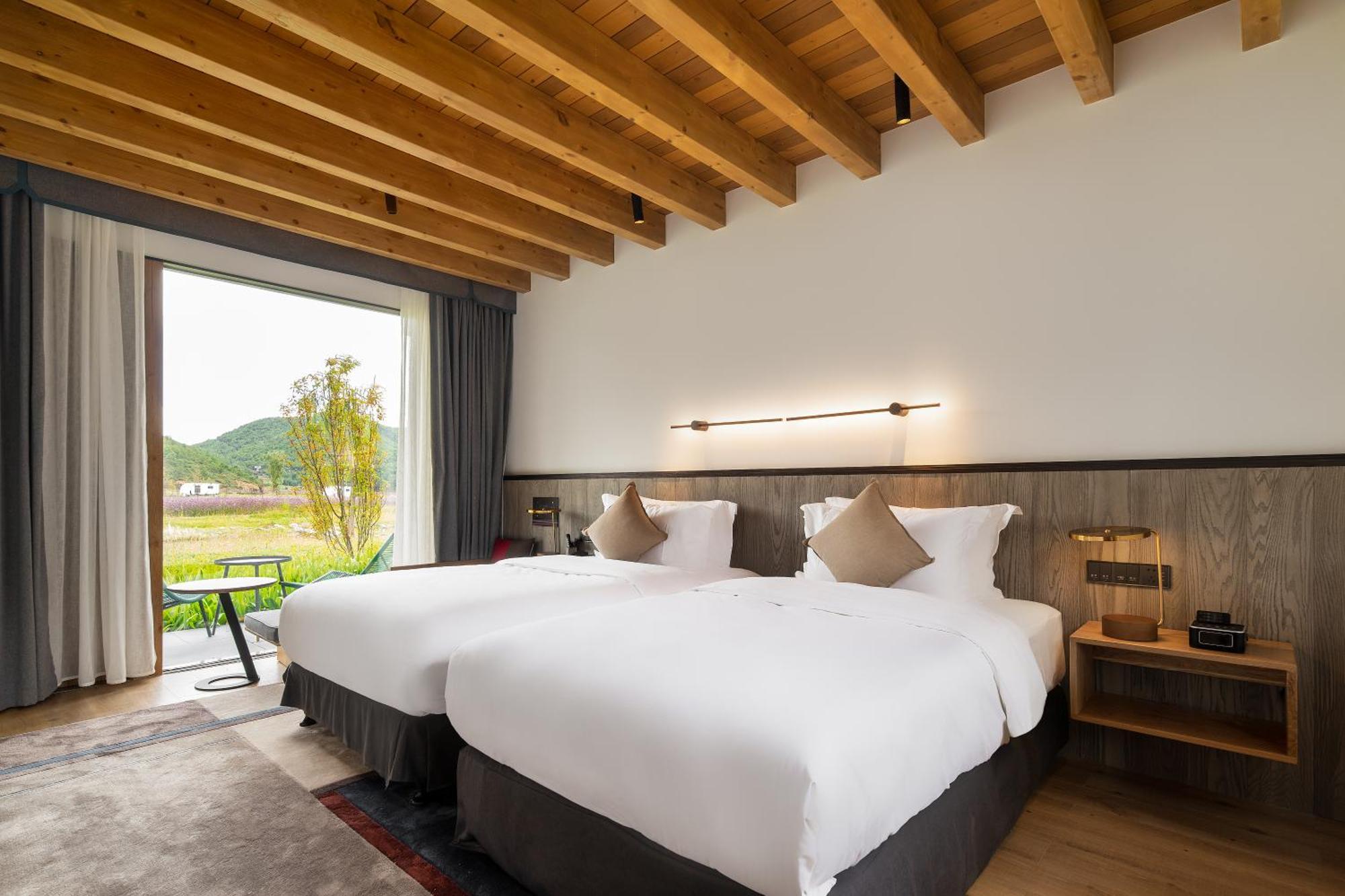 Hotel Indigo Lugu Lake By Ihg Lijiang  Eksteriør bilde