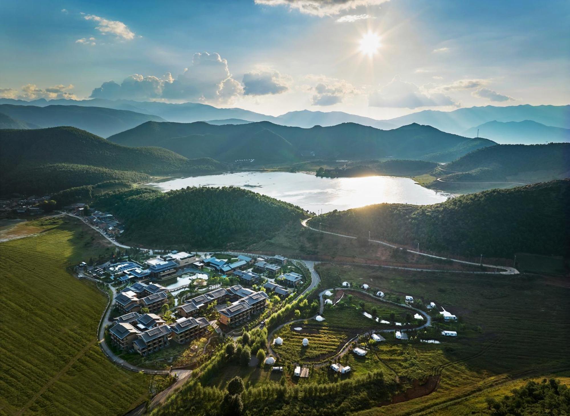 Hotel Indigo Lugu Lake By Ihg Lijiang  Eksteriør bilde